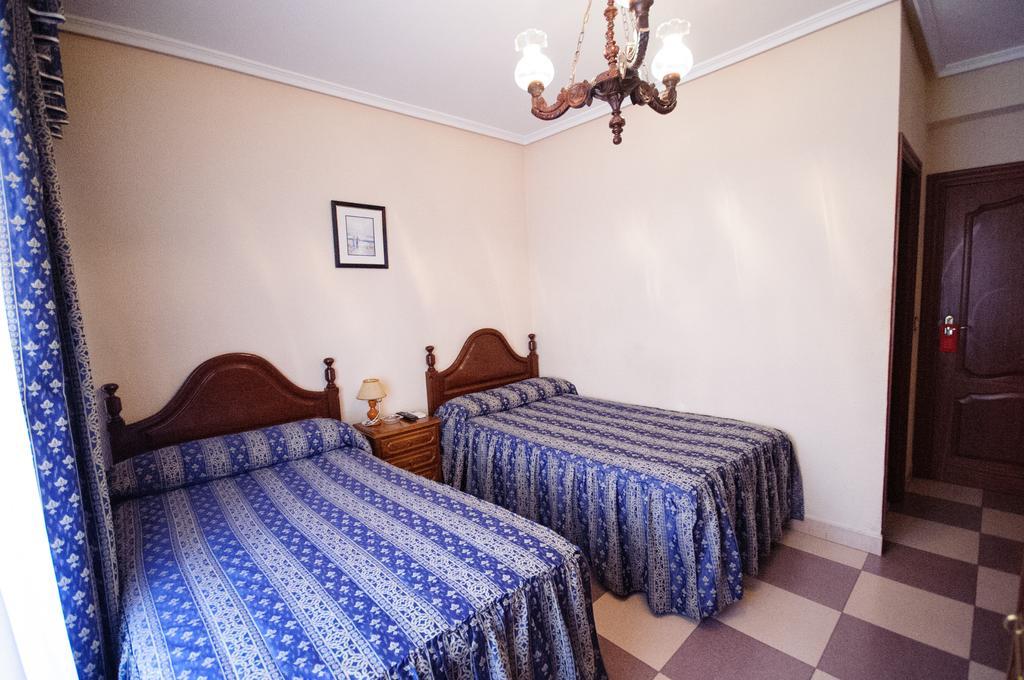 Hostal Restaurante La Trucha Бенавенте Екстер'єр фото